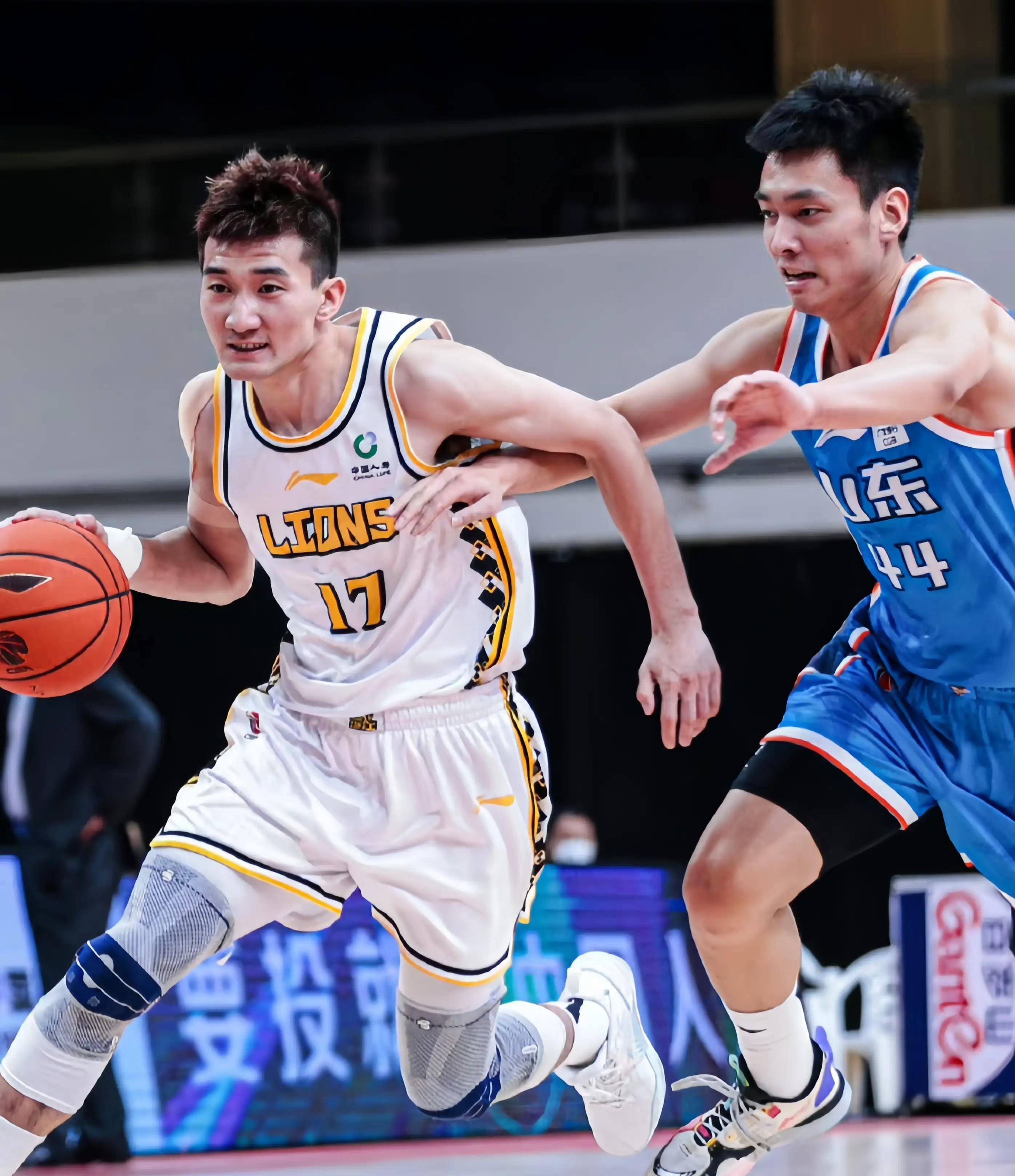 了新的奋斗 了新的奋斗